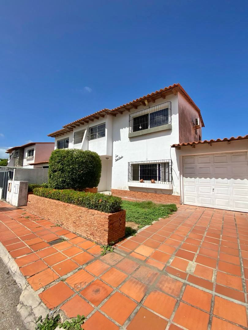 1 Townhouse en Venta en Margarita con excelente ubicación 2 Townhouse en Venta en Margarita con excelente ubicación