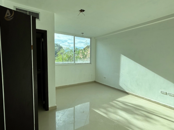 16 Casa en Venta en Margarita con excelente ubicación