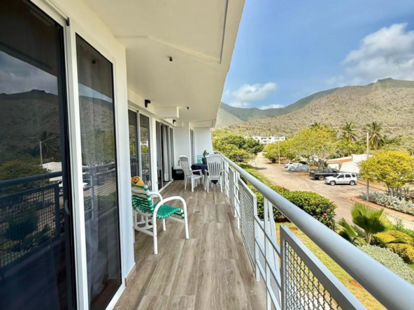 2 Apartamentos en Venta en Margarita con vista al mar