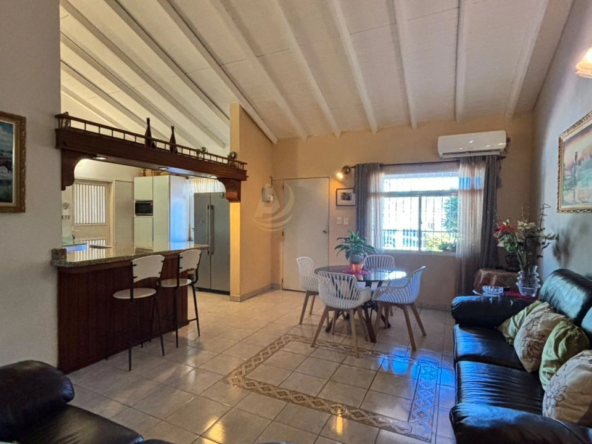 2 Casa en Venta en Margarita con excelente ubicación