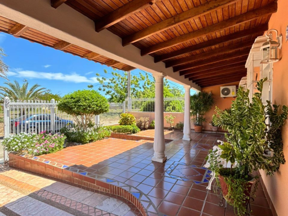 3 Casa en Venta en Margarita con excelente ubicación