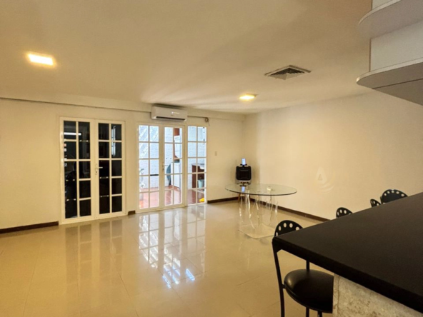 8 Townhouse en Venta en Margarita con excelente ubicación