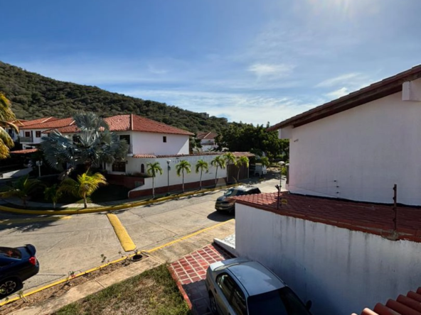 12 Casa en Venta en Margarita con excelente ubicación