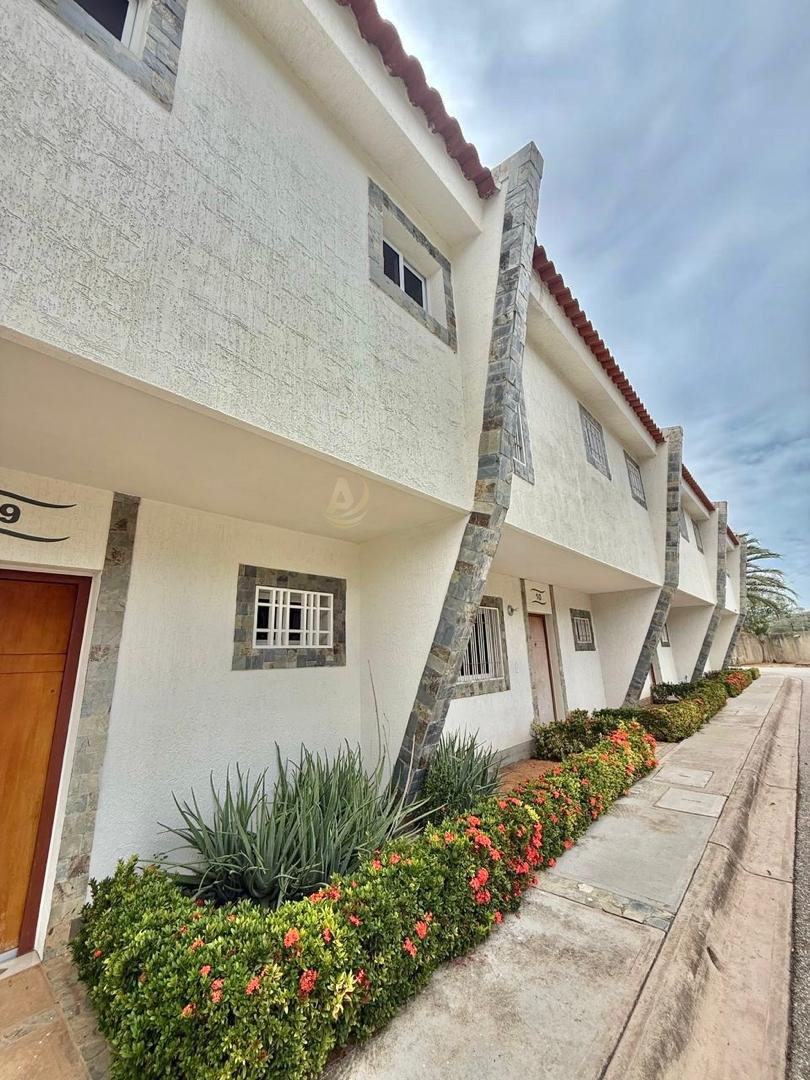 Townhouse en Venta en Margarita con excelente ubicación