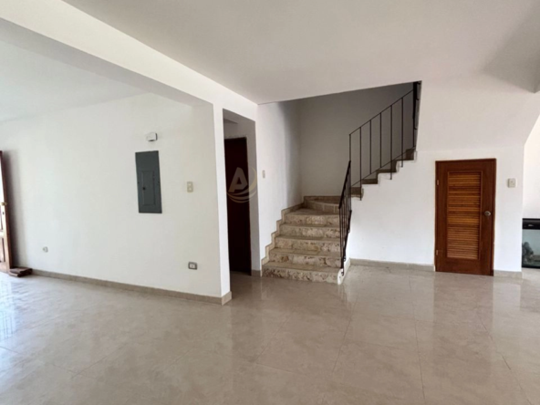 16 Casa en Venta en Margarita con excelente ubicación