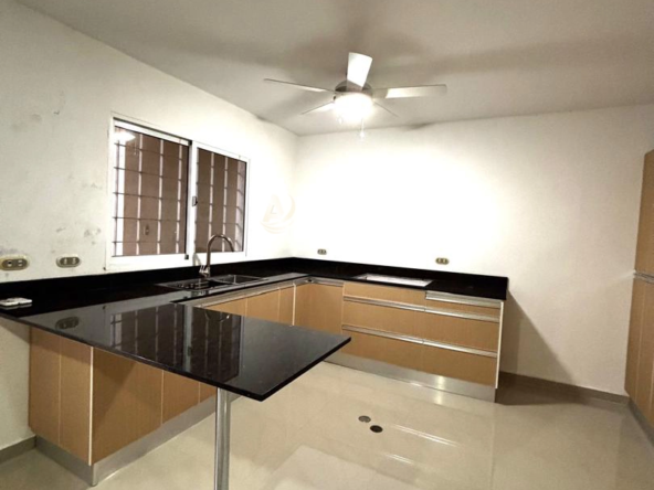 5 Townhouse en Venta en Margarita con excelente ubicación