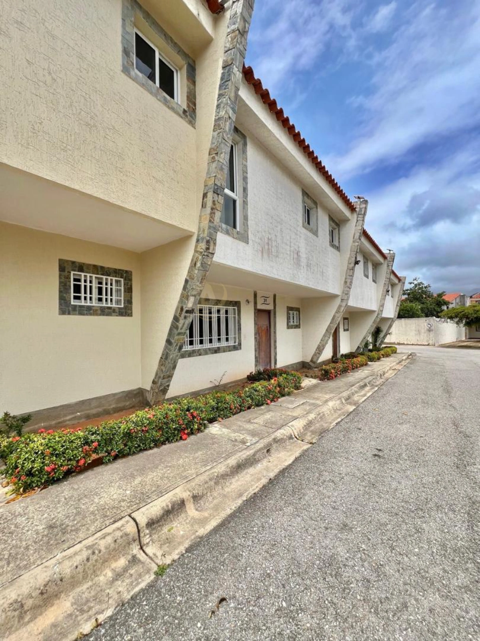 Townhouse en Venta en Margarita con excelente ubicación