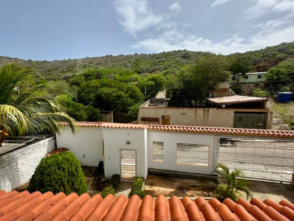 12 Casa en Venta en Margarita con excelente ubicación
