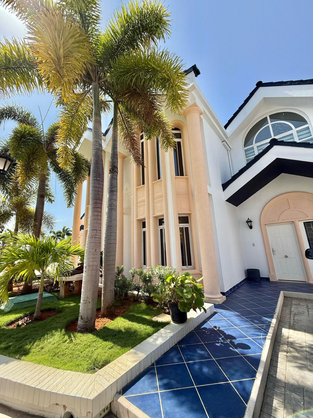 14 Townhouse en Venta en Margarita de Lujo 2 Townhouse en Venta en Margarita de Lujo