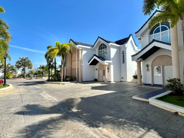 15 Townhouse en Venta en Margarita de Lujo