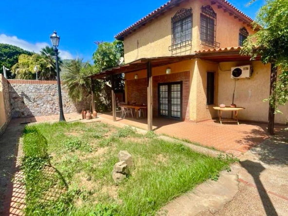 2 Casa en Venta en Margarita con excelente ubicación