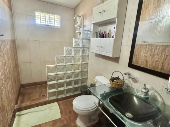 2 Townhouse en Venta en Margarita con excelente ubicación