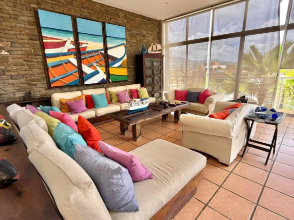 6 Casa en Venta en Margarita de Lujo