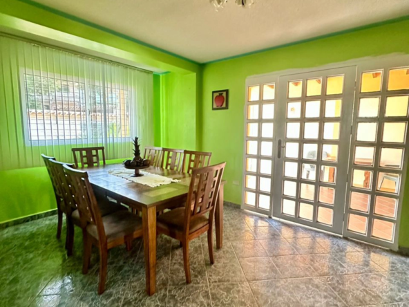 8 Casa en Venta en Margarita con excelente ubicación