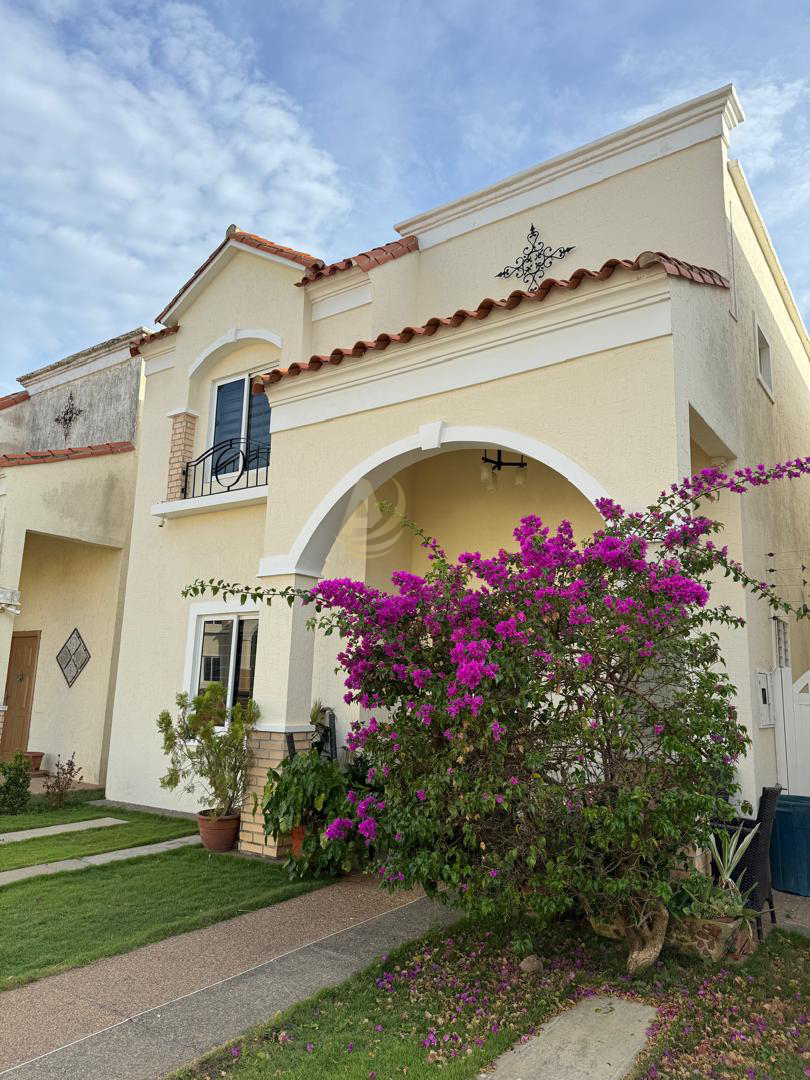 2 Townhouse en Venta en Margarita con excelente ubicación 2 Townhouse en Venta en Margarita con excelente ubicación
