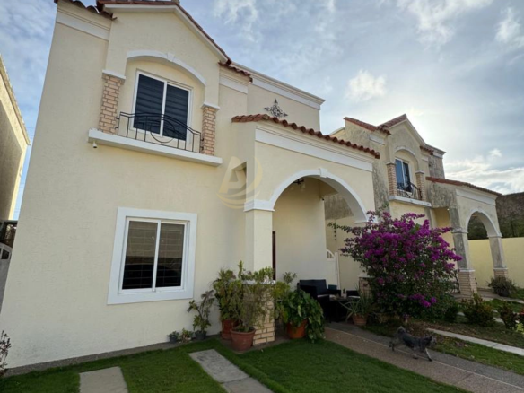 Townhouse en Venta en Margarita con excelente ubicación