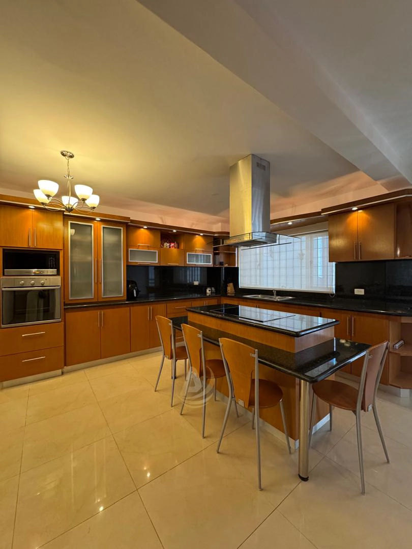 16 Townhouse en Venta en Margarita con excelente ubicación Townhouse en Venta en Margarita con excelente ubicación