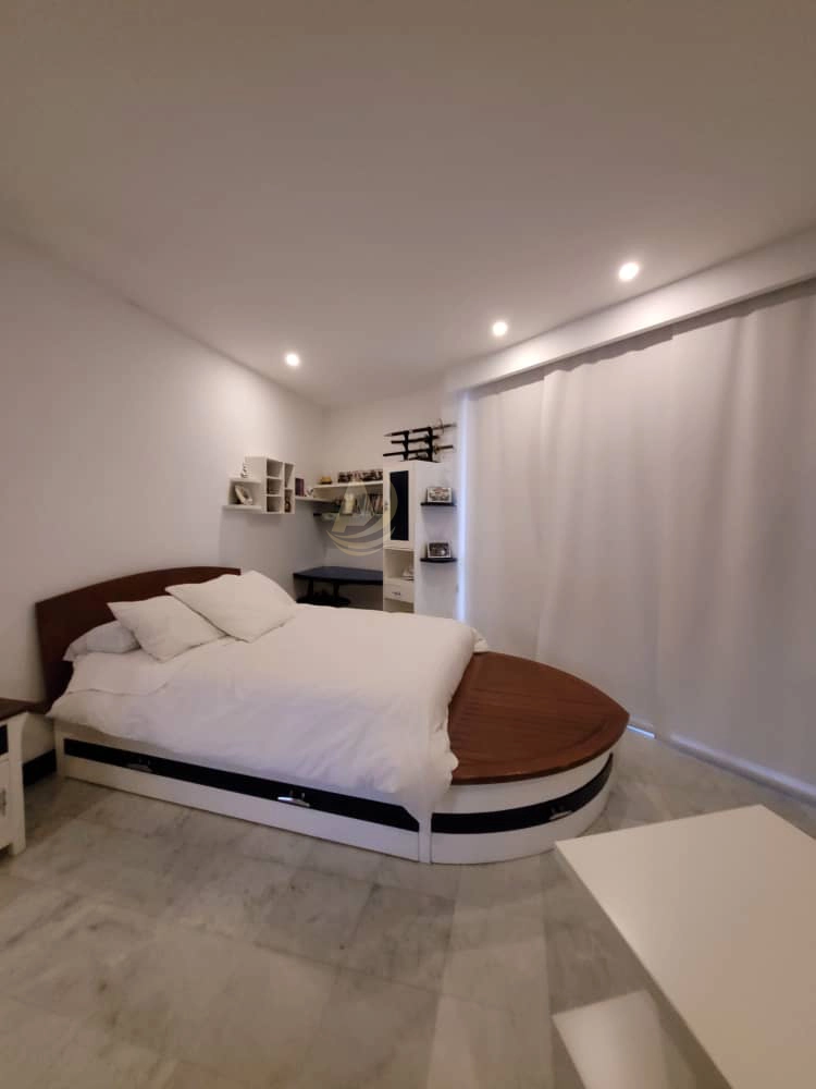 18 Casa en Venta en Margarita de Lujo Casa en Venta en Margarita de Lujo