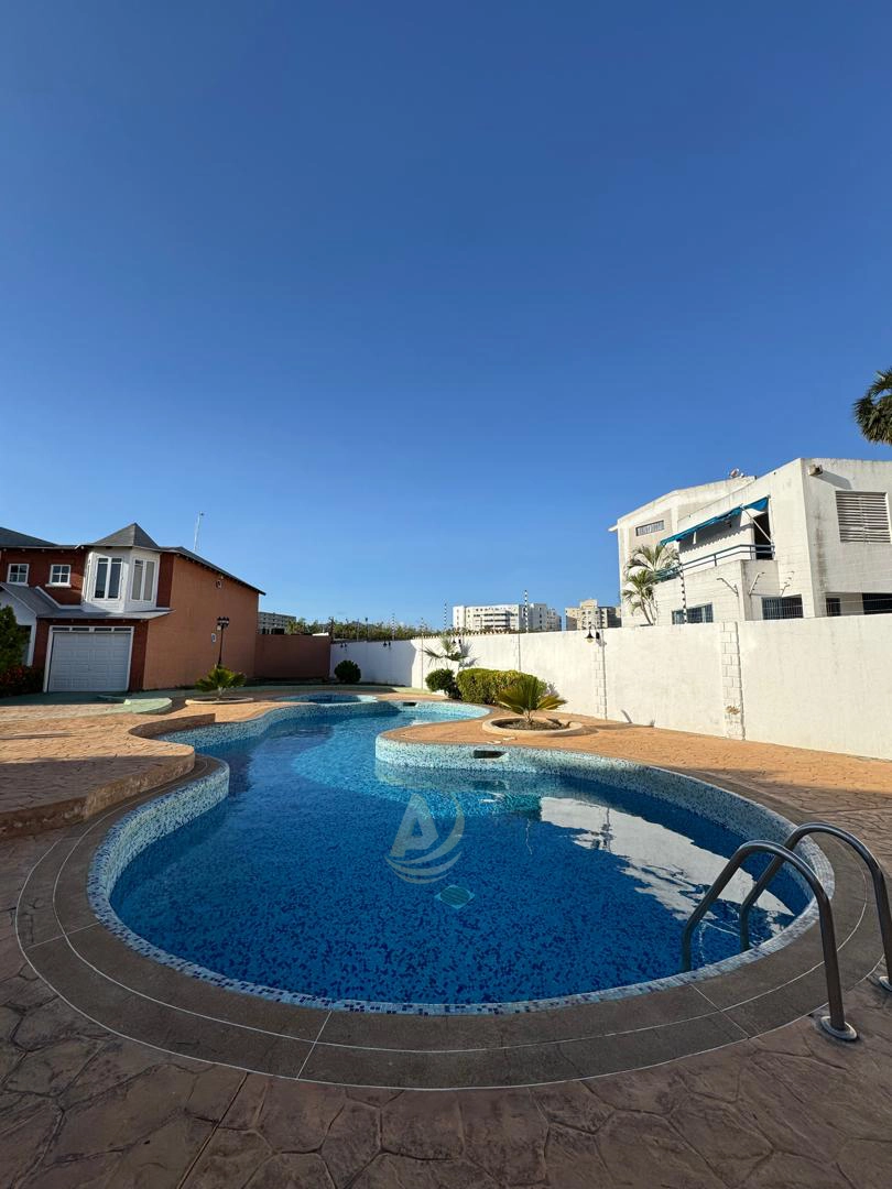 38 Townhouse en Venta en Margarita con excelente ubicación Townhouse en Venta en Margarita con excelente ubicación