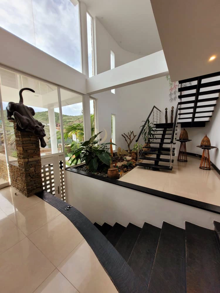 7 Casa en Venta en Margarita de Lujo Casa en Venta en Margarita de Lujo