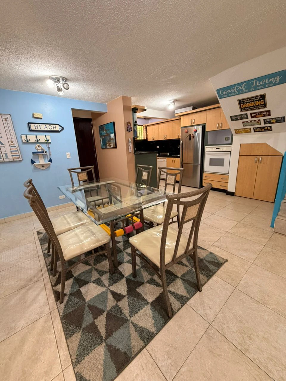 1 Townhouse en Venta en Margarita con excelente ubicación Townhouse en Venta en Margarita con excelente ubicación