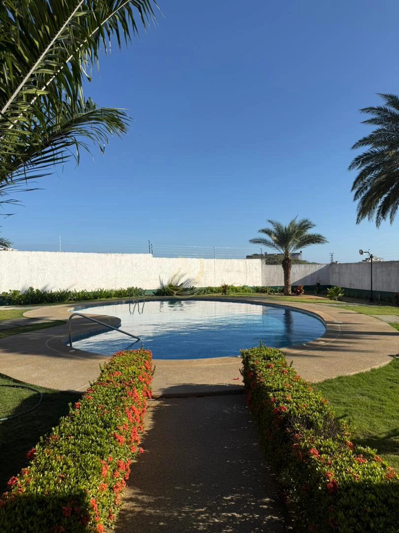 23 Townhouse en Venta en Margarita con excelente ubicación Townhouse en Venta en Margarita con excelente ubicación