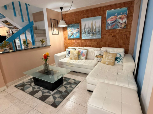 Townhouse en Venta en Margarita con excelente ubicación