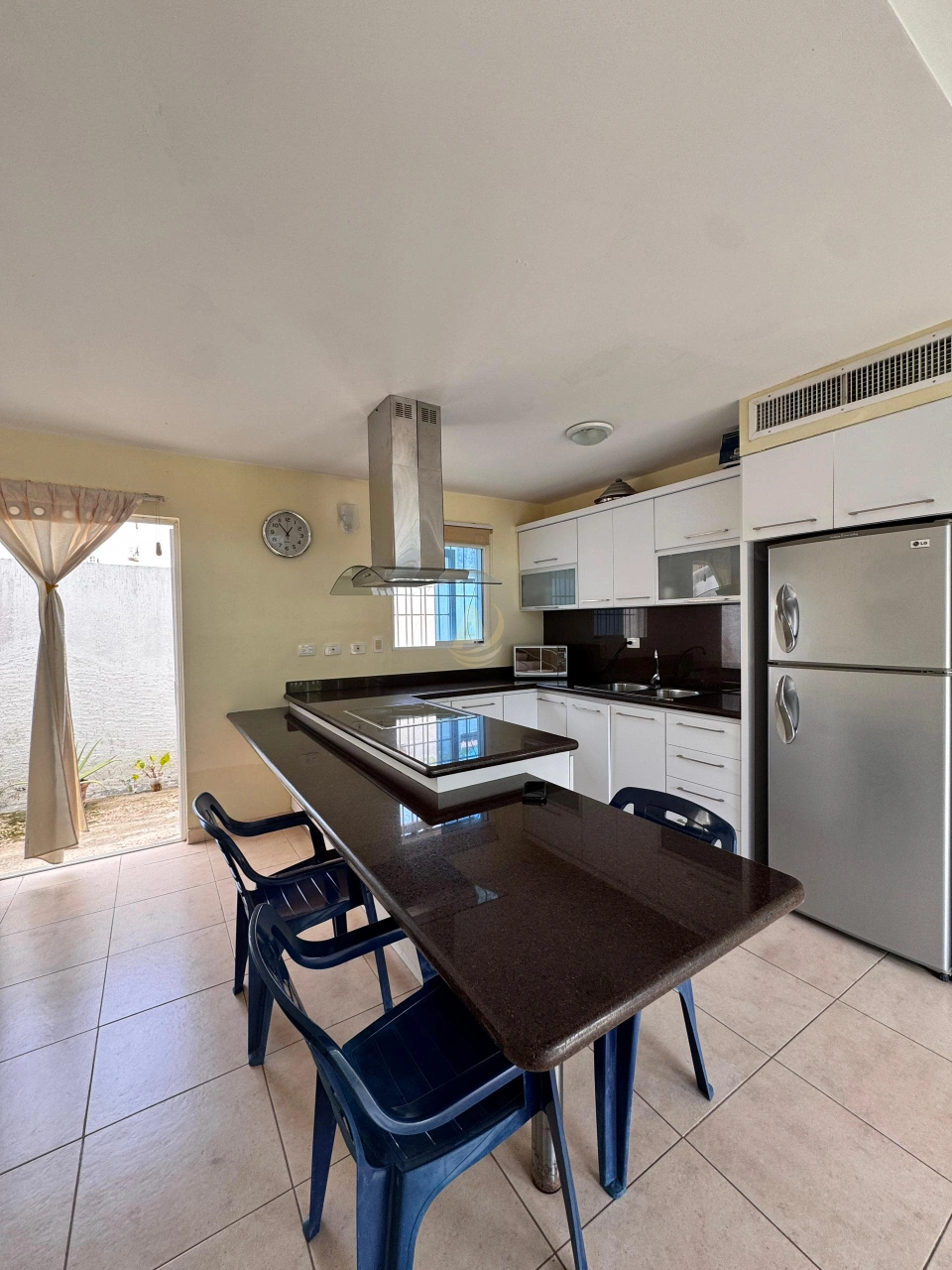 4 Apartamentos en Venta en Margarita con excelente ubicación Casa en Venta en Margarita con excelente ubicación