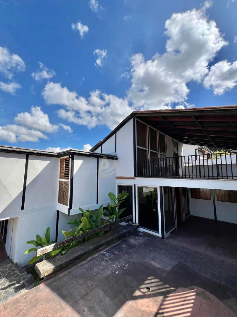 14 Casa en Venta en Caracas Casa en Venta en Caracas