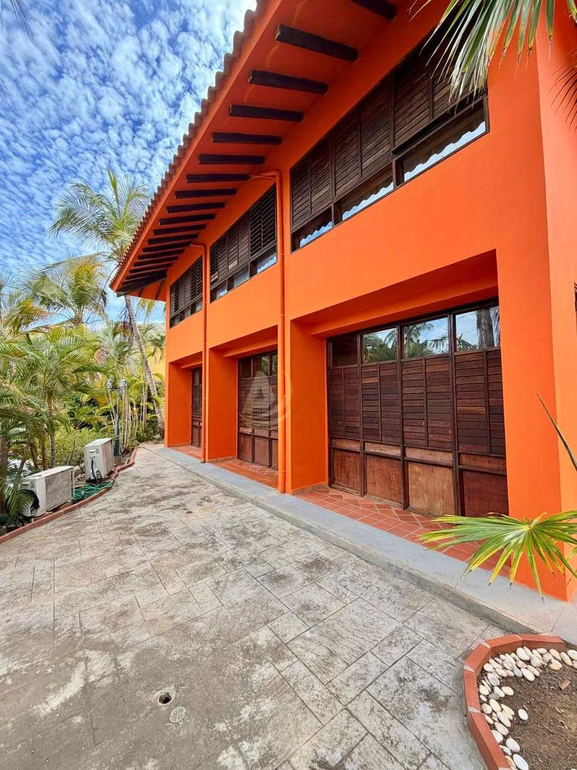 17 Casa en Venta en Margarita con excelente ubicación Casa en Venta en Margarita con excelente ubicación