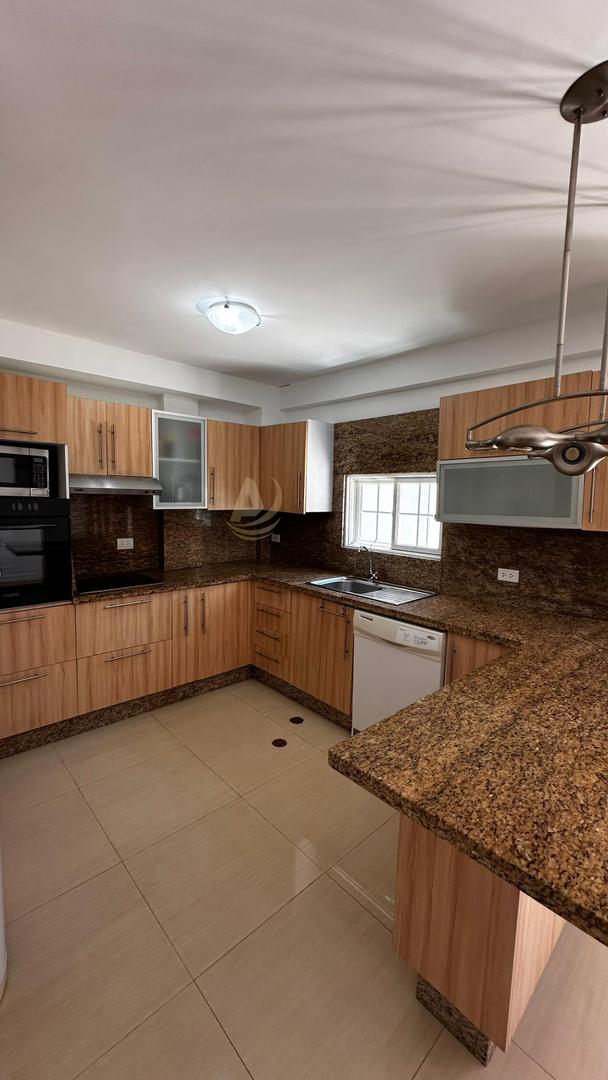 9 Townhouse en Venta en Margarita con excelente ubicación Townhouse en Venta en Margarita con excelente ubicación