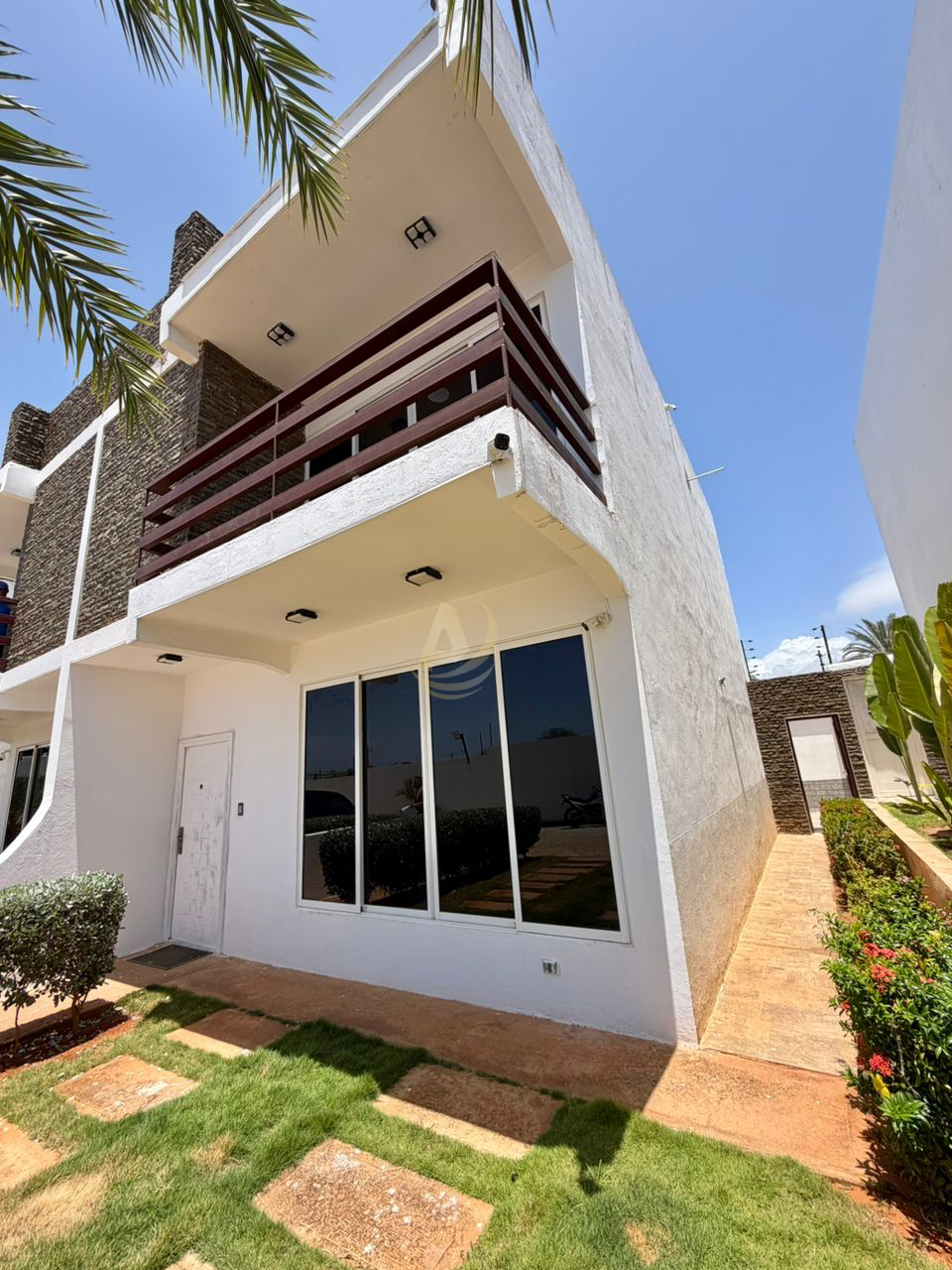 4 Apartamentos en Venta en Margarita con excelente ubicación (2) (1) Townhouse en Venta en Margarita con excelente ubicación